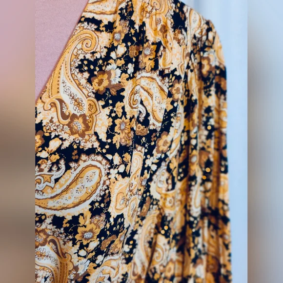 Last Queen perfect Autumn Maxi Dress gold & black Paisley 1/2 button front SM - Picture 3 of 10